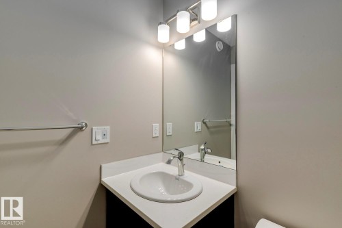 52 13139 205 Street, Edmonton, AB - Indoor Photo Showing Bathroom