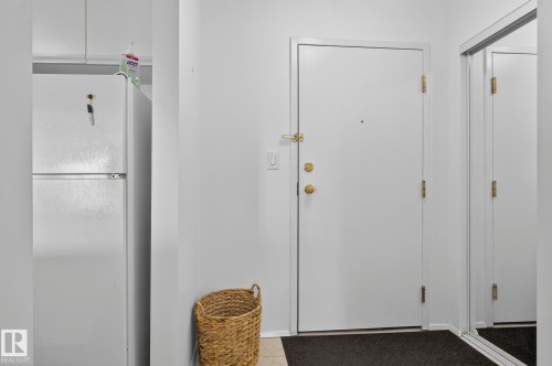 414 4220 139 Avenue, Edmonton, AB - Indoor Photo Showing Other Room