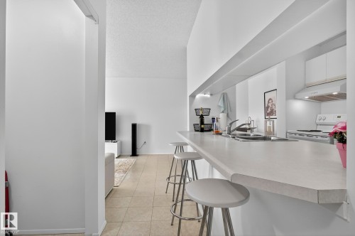 414 4220 139 Avenue, Edmonton, AB - Indoor Photo Showing Other Room