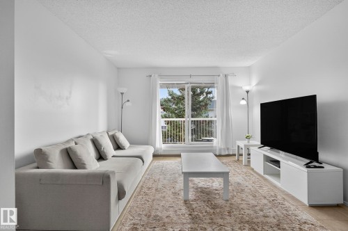 414 4220 139 Avenue, Edmonton, AB - Indoor Photo Showing Living Room