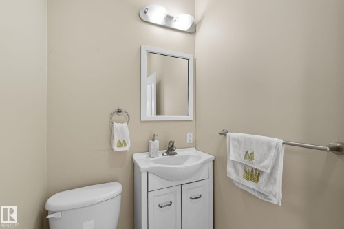 6026 164A Avenue, Edmonton, AB - Indoor Photo Showing Bathroom
