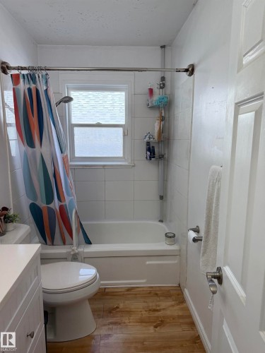 12131 65 Street, Edmonton, AB - Indoor Photo Showing Bathroom