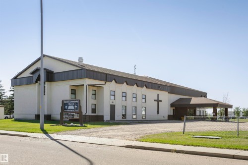 View of building exterior - 8 Lafond Drive, Tofield, AB - Outdoor
