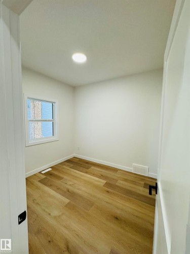3174 Magpie Way Nw, Edmonton, AB - Indoor Photo Showing Other Room