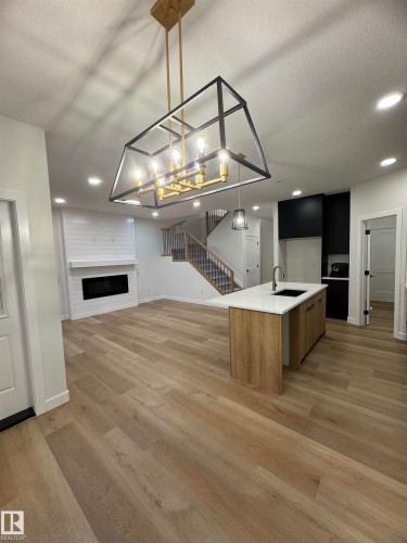 3174 Magpie Way Nw, Edmonton, AB - Indoor Photo Showing Other Room