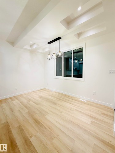 3154 Magpie Way, Edmonton, AB - Indoor Photo Showing Other Room