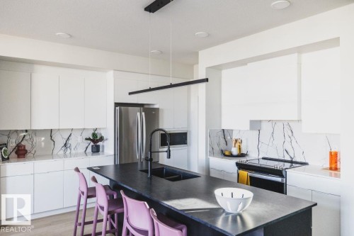 17326 98A Street, Edmonton, AB - Indoor Photo Showing Kitchen With Double Sink With Upgraded Kitchen