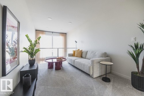 17326 98A Street, Edmonton, AB - Indoor Photo Showing Living Room