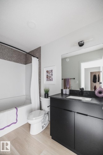 17326 98A Street, Edmonton, AB - Indoor Photo Showing Bathroom