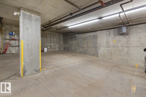 202 9905 81 Avenue, Edmonton, AB - Indoor Photo Showing Garage