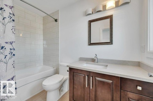 6221 167A Avenue, Edmonton, AB - Indoor Photo Showing Bathroom