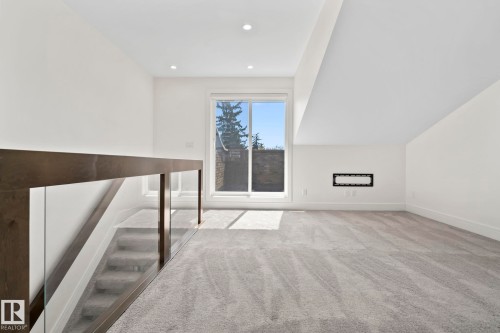 14041 101A Avenue, Edmonton, AB - Indoor Photo Showing Other Room