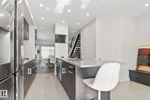 14041 101A Avenue, Edmonton, AB - Indoor Photo Showing Kitchen With Upgraded Kitchen