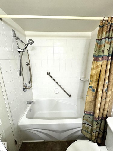 201 10035 164 Street, Edmonton, AB - Indoor Photo Showing Bathroom