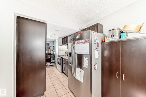 53 Lakewood Village, Edmonton, AB - Indoor Photo Showing Other Room