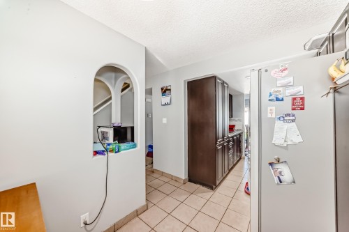 53 Lakewood Village, Edmonton, AB - Indoor