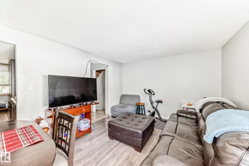 53 Lakewood Village, Edmonton, AB - Indoor Photo Showing Living Room