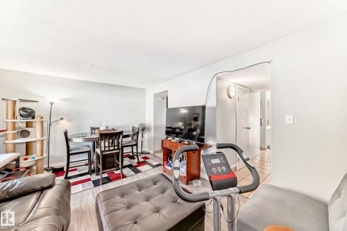 53 Lakewood Village, Edmonton, AB - Indoor