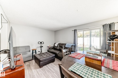 53 Lakewood Village, Edmonton, AB - Indoor Photo Showing Living Room