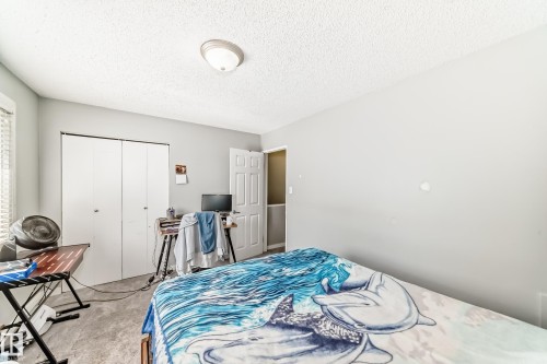 53 Lakewood Village, Edmonton, AB - Indoor Photo Showing Bedroom