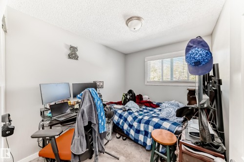 53 Lakewood Village, Edmonton, AB - Indoor Photo Showing Bedroom