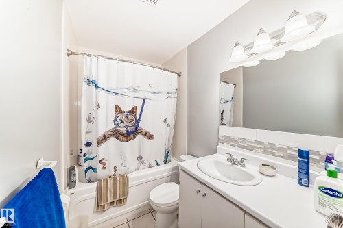 53 Lakewood Village, Edmonton, AB - Indoor Photo Showing Bathroom