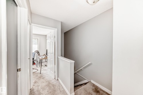 53 Lakewood Village, Edmonton, AB - Indoor Photo Showing Other Room