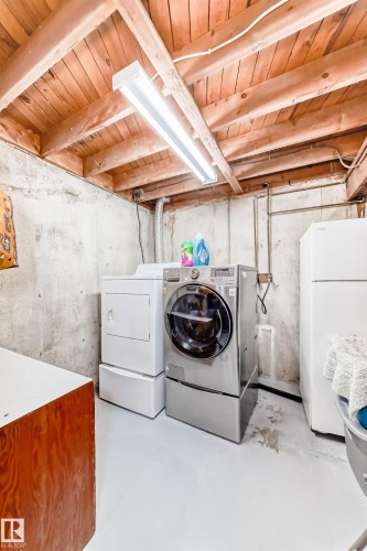 53 Lakewood Village, Edmonton, AB - Indoor Photo Showing Laundry Room