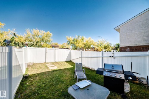 53 Lakewood Village, Edmonton, AB - Outdoor