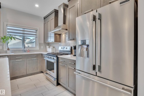 804 Berg Loop, Leduc, AB - Indoor Photo Showing Kitchen