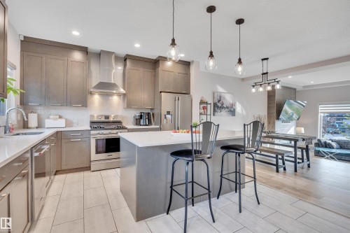 804 Berg Loop, Leduc, AB - Indoor Photo Showing Kitchen With Upgraded Kitchen