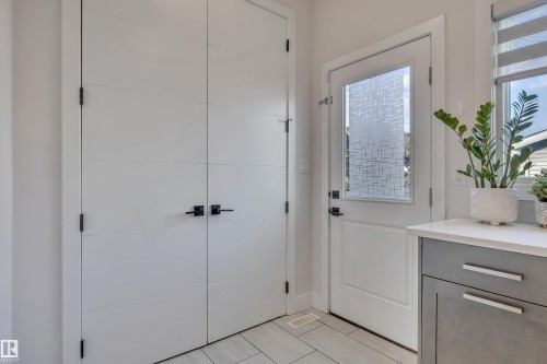 804 Berg Loop, Leduc, AB - Indoor Photo Showing Other Room