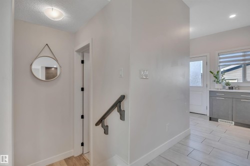 804 Berg Loop, Leduc, AB - Indoor