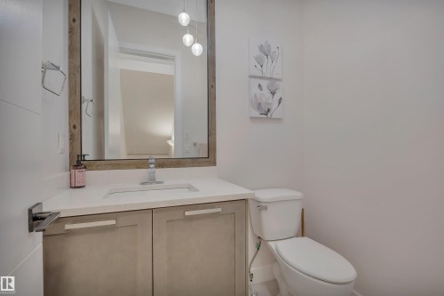 804 Berg Loop, Leduc, AB - Indoor Photo Showing Bathroom