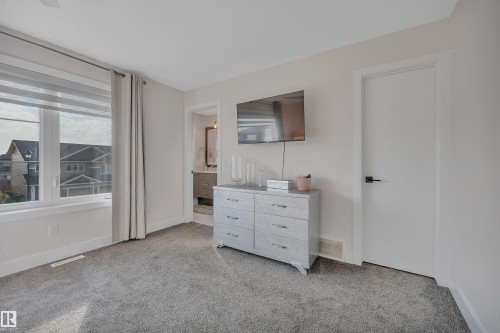 804 Berg Loop, Leduc, AB - Indoor