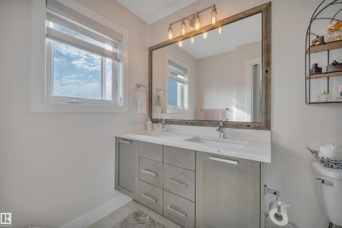 804 Berg Loop, Leduc, AB - Indoor Photo Showing Bathroom