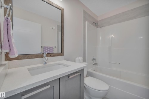 804 Berg Loop, Leduc, AB - Indoor Photo Showing Bathroom