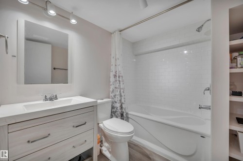 804 Berg Loop, Leduc, AB - Indoor Photo Showing Bathroom