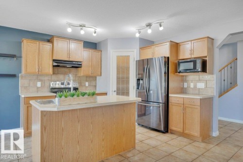 128 Southfork Drive, Leduc, AB - Indoor Photo Showing Kitchen