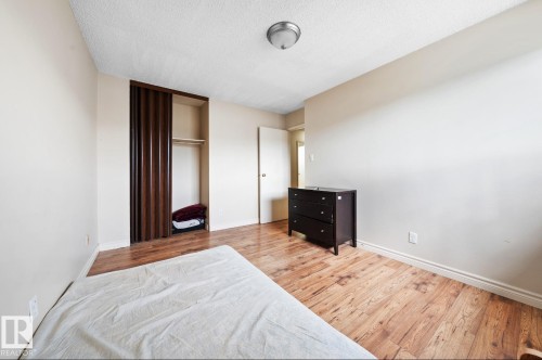 285 Harrison Drive, Edmonton, AB - Indoor Photo Showing Bedroom