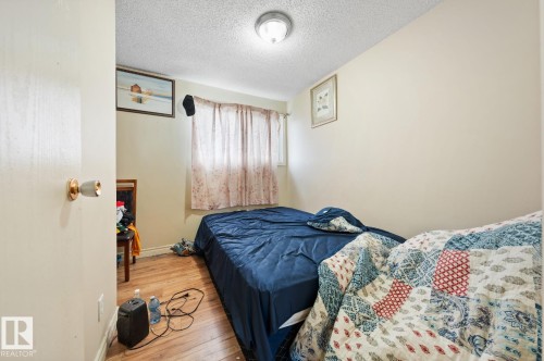 285 Harrison Drive, Edmonton, AB - Indoor Photo Showing Bedroom