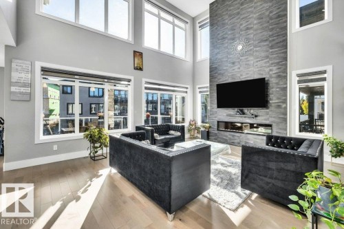 4405 Triomphe Gate, Beaumont, AB - Indoor Photo Showing Living Room