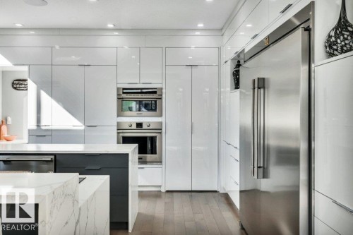 4405 Triomphe Gate, Beaumont, AB - Indoor Photo Showing Kitchen With Upgraded Kitchen