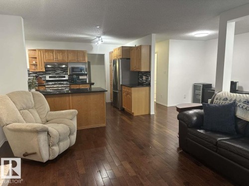 10020 97 Avenue, Edmonton, AB - Indoor