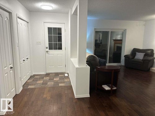 10020 97 Avenue, Edmonton, AB - Indoor Photo Showing Other Room