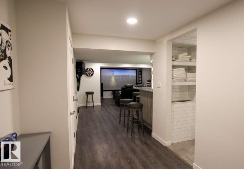 10020 97 Avenue, Edmonton, AB - Indoor Photo Showing Other Room