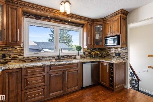 12803 47 Street, Edmonton, AB - Indoor Photo Showing Kitchen