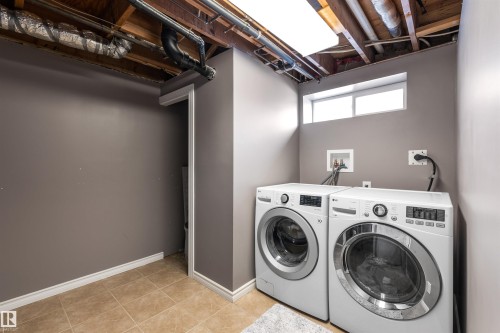 12803 47 Street, Edmonton, AB - Indoor Photo Showing Laundry Room