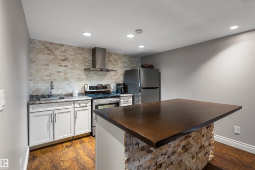 12803 47 Street, Edmonton, AB - Indoor Photo Showing Kitchen
