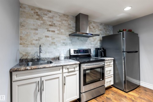 12803 47 Street, Edmonton, AB - Indoor Photo Showing Kitchen
